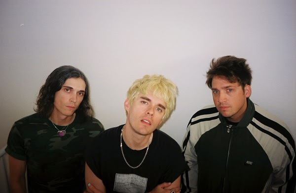 Waterparks sort un nouveau single : IF LYRICS WERE CONFIDENTIAL  via BMG