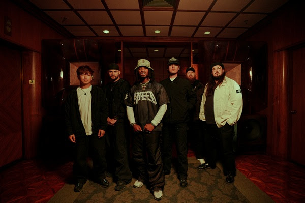 KNOCKED LOOSE ET DENZEL CURRY NOUVEAU TITRE ET CLIP VIDÉO « HIVE MIND », DÉJÀ DISPONIBLE. LE GROUPE ASSURERA LA PREMIÈRE PARTIE DE METALLICA POUR SA TOURNÉE EUROPÉENNE.