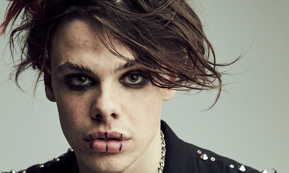 YUNGBLUD : De l&rsquo;enfant terrible à l&rsquo;icône rock.