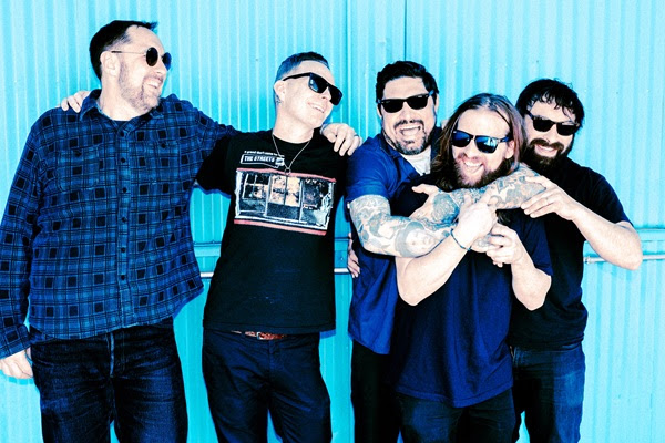 I AM THE AVALANCHE – « THE HORROR SHOW » : LE RETOUR LE PLUS ATTENDU DU POST-HARDCORE